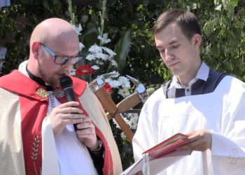 Procesja przeszła przez słupecki rynek FILM