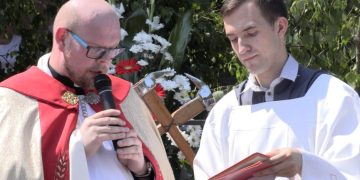 Procesja przeszła przez słupecki rynek FILM