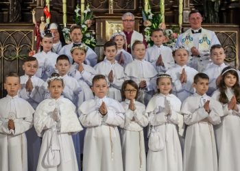 Komunia w Wawrzyńcu ZDJĘCIA