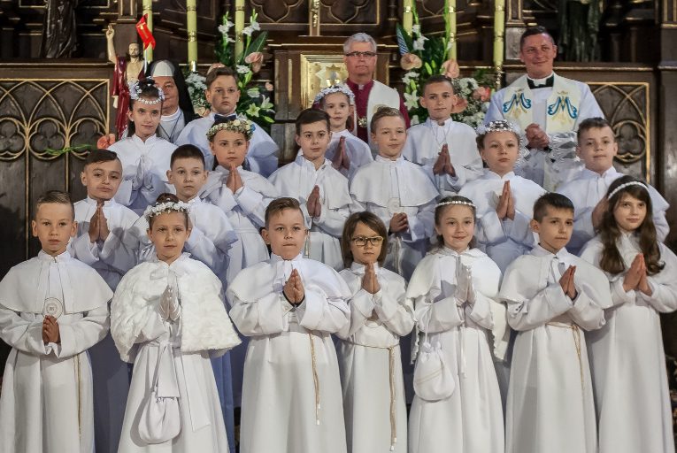 Komunia w Wawrzyńcu ZDJĘCIA