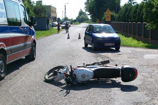 Kolejny motocyklista w szpitalu