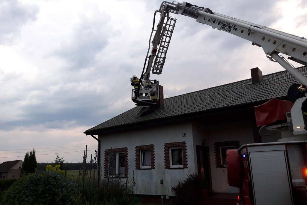 Gmina Słupca: Piorun uderzył w dom ZDJĘCIA