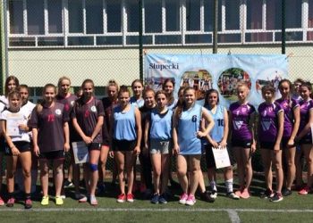 Piłkarki z Ekonomika najlepsze w powiecie