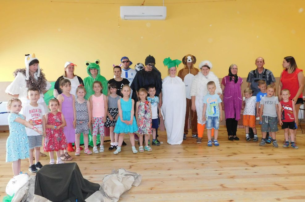 Nauczyciele i rodzice wystąpili dla dzieci