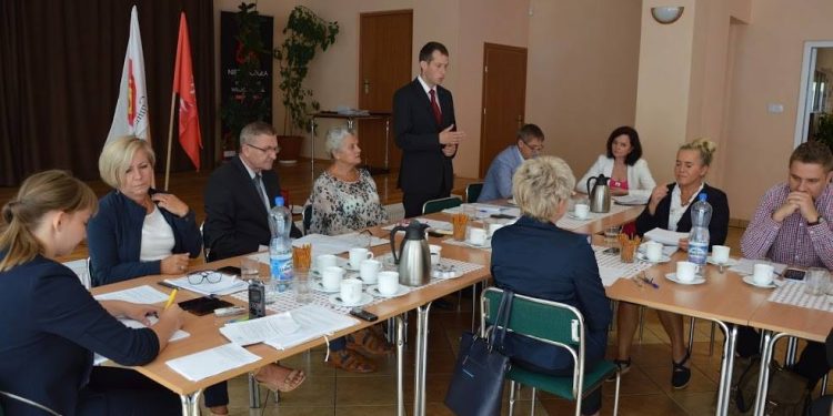 Powidzcy samorządowcy odpowiadają staroście