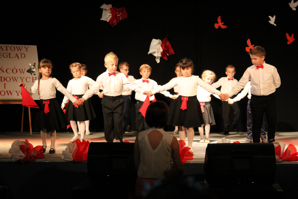 „Poloneza czas zacząć …”