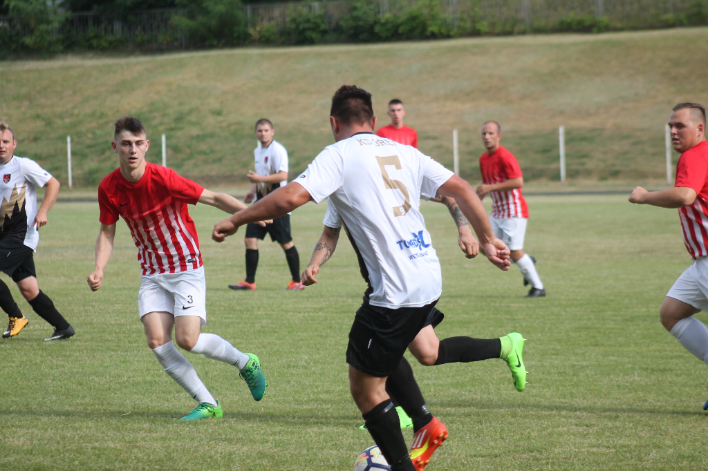 Bramka samobójcza ustawiła derby. FOTO