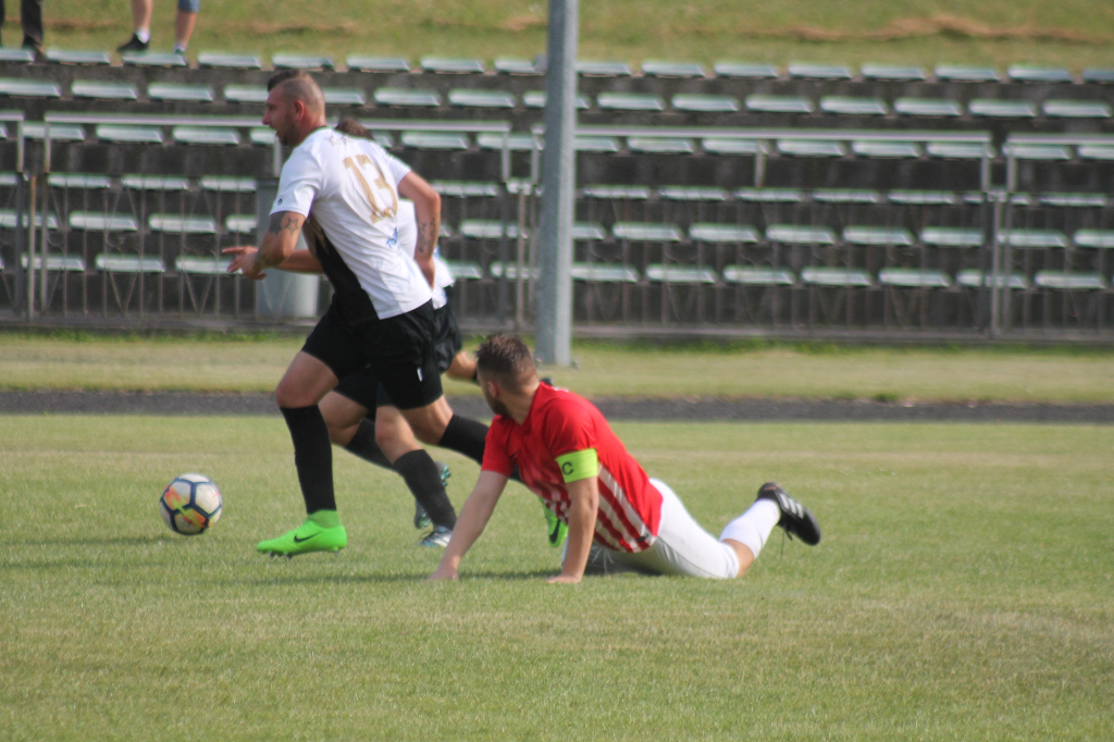 Bramka samobójcza ustawiła derby. FOTO