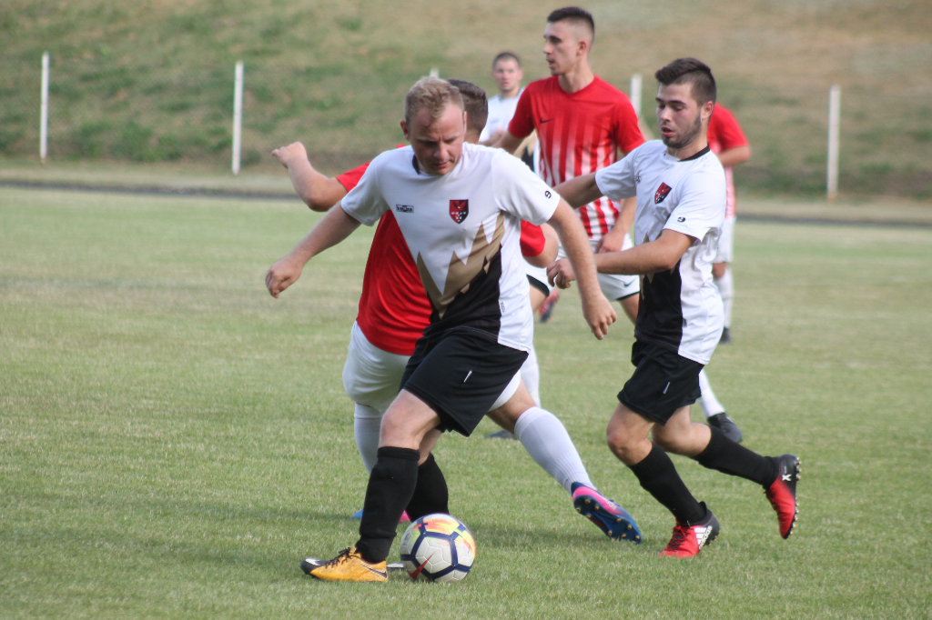 Bramka samobójcza ustawiła derby. FOTO