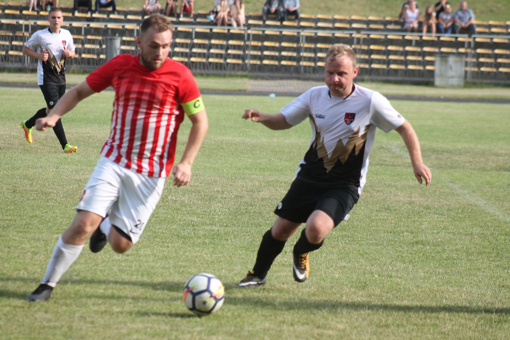 Bramka samobójcza ustawiła derby. FOTO