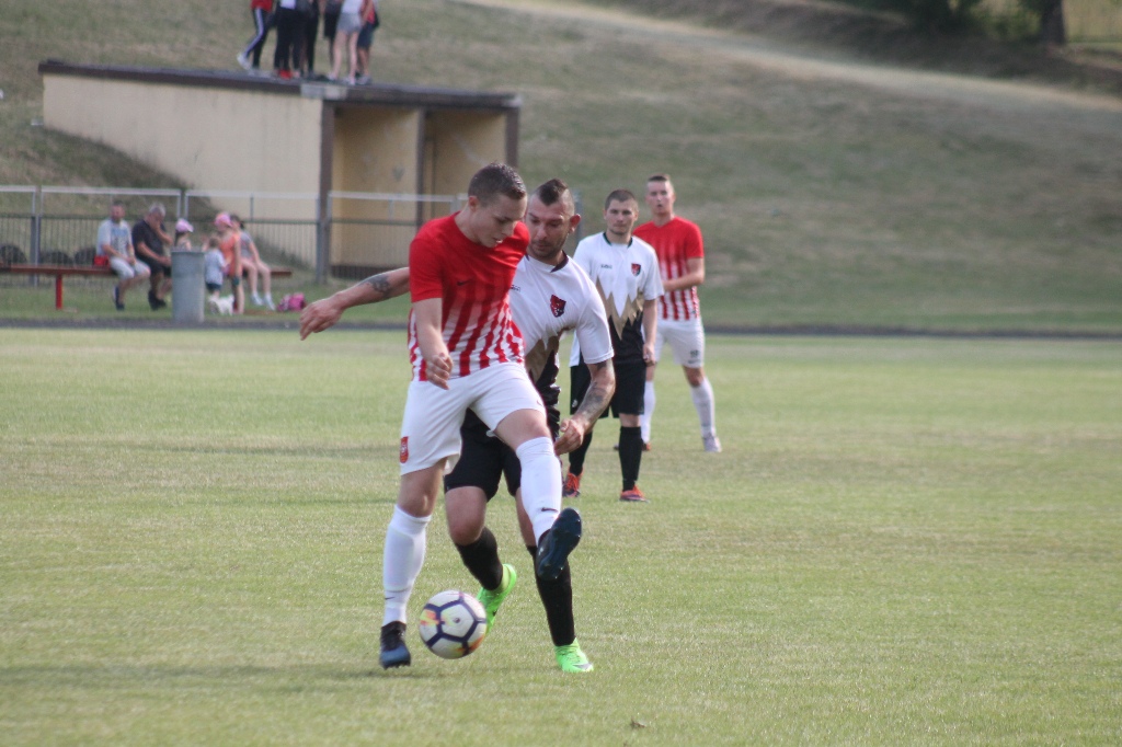 Bramka samobójcza ustawiła derby. FOTO