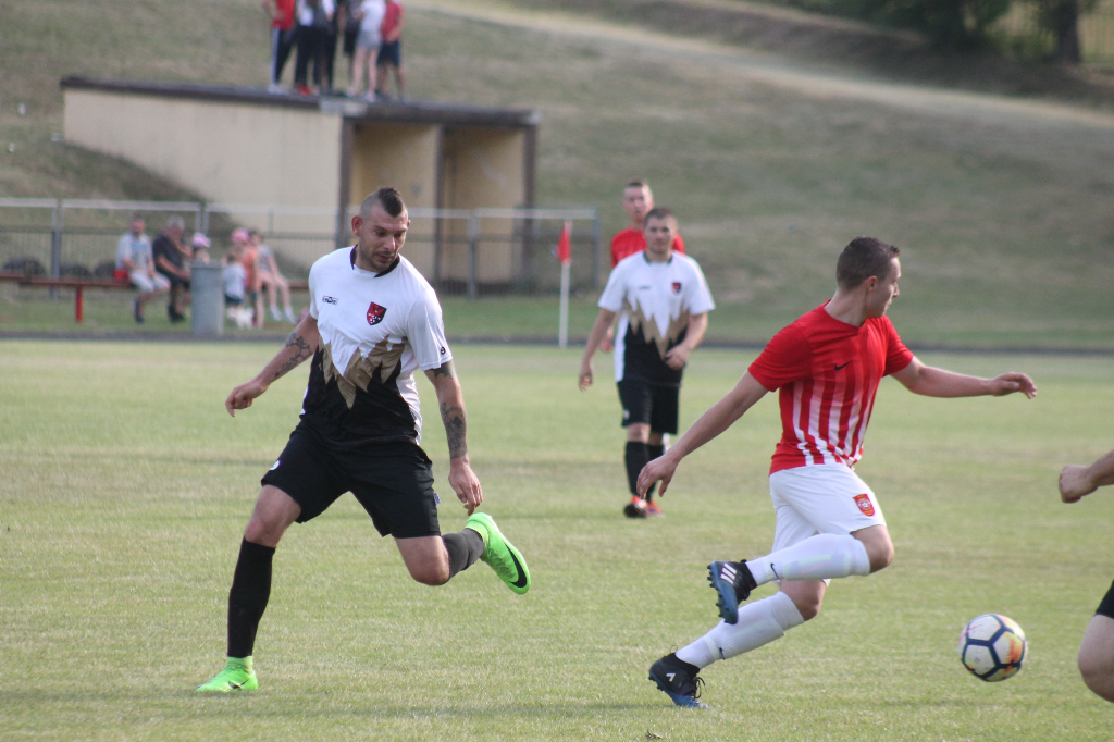 Bramka samobójcza ustawiła derby. FOTO