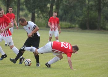 Bramka samobójcza ustawiła derby. FOTO