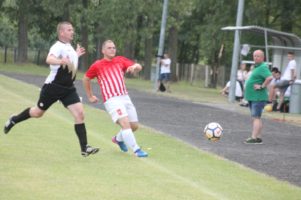Bramka samobójcza ustawiła derby. FOTO
