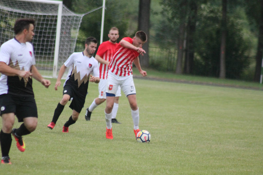 Bramka samobójcza ustawiła derby. FOTO