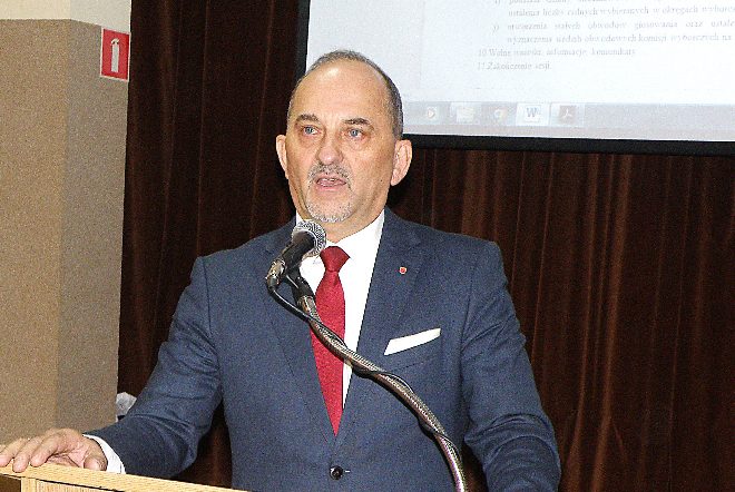 Obniżyli pensję wójtowi Grzywińskiemu