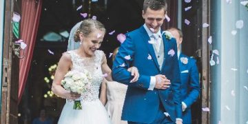 Zuzanna i Mikołaj. Życzymy samych pięknych dni!