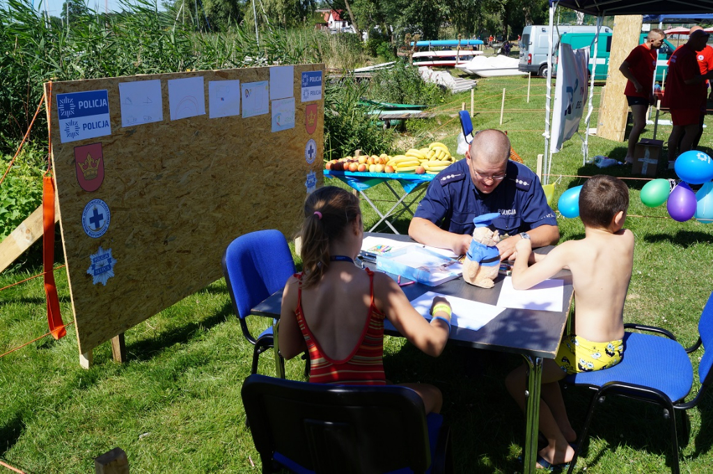 Akcja służb ratunkowych nad jeziorem ZDJĘCIA