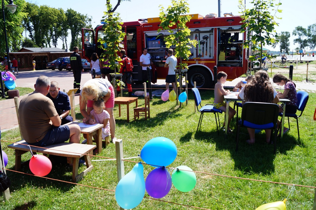 Akcja służb ratunkowych nad jeziorem ZDJĘCIA
