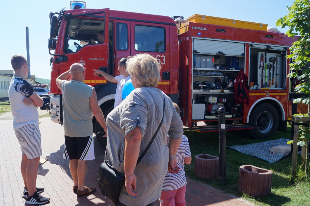 Akcja służb ratunkowych nad jeziorem ZDJĘCIA
