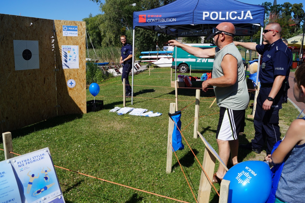 Akcja służb ratunkowych nad jeziorem ZDJĘCIA