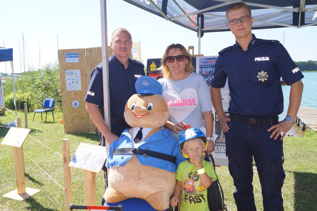 Akcja służb ratunkowych nad jeziorem ZDJĘCIA