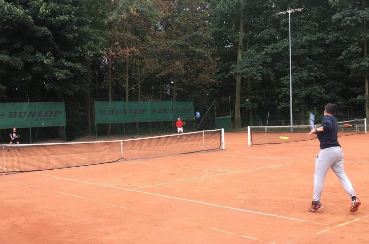 Mimo niepogody zapraszają na turniej deblowy