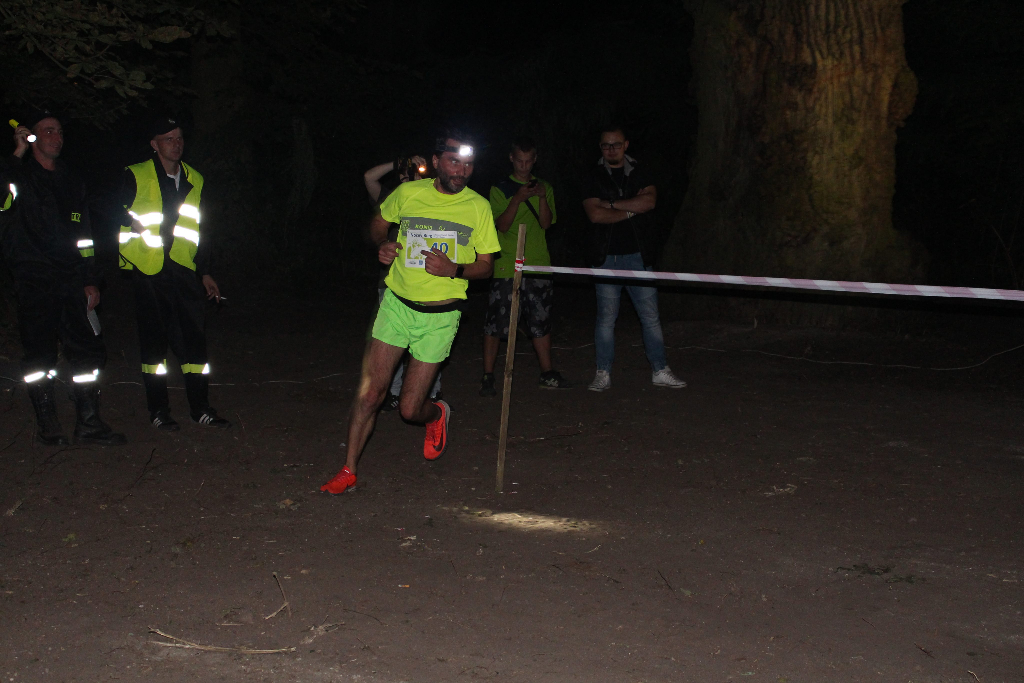 Nocą biegali po Kosewie ZDJĘCIA i WYNIKI