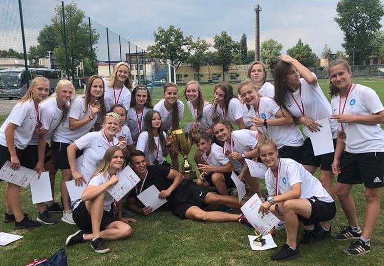 Wracały ze wspomnieniami i brązowymi medalami