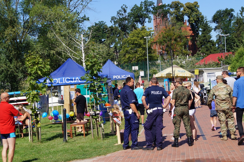 Akcja służb ratunkowych nad jeziorem ZDJĘCIA