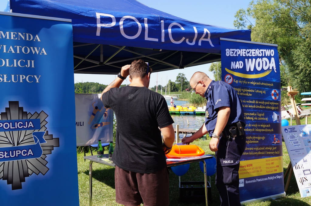 Akcja służb ratunkowych nad jeziorem ZDJĘCIA