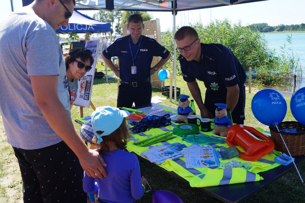 Akcja służb ratunkowych nad jeziorem ZDJĘCIA