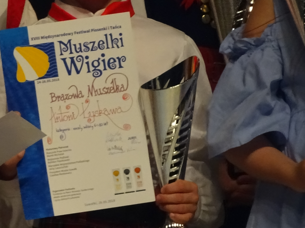 Jego śpiew wzrusza do łez