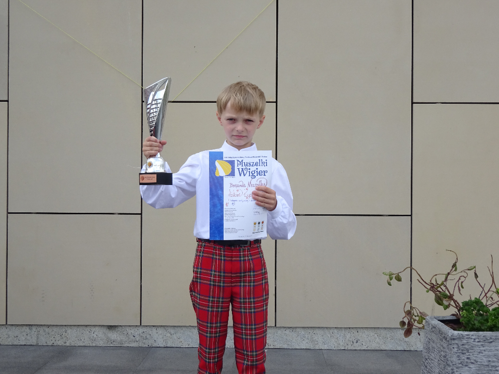 Jego śpiew wzrusza do łez