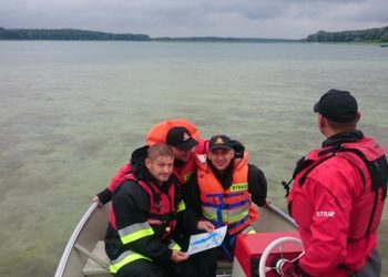 Dyżurni szkolili się na jeziorze