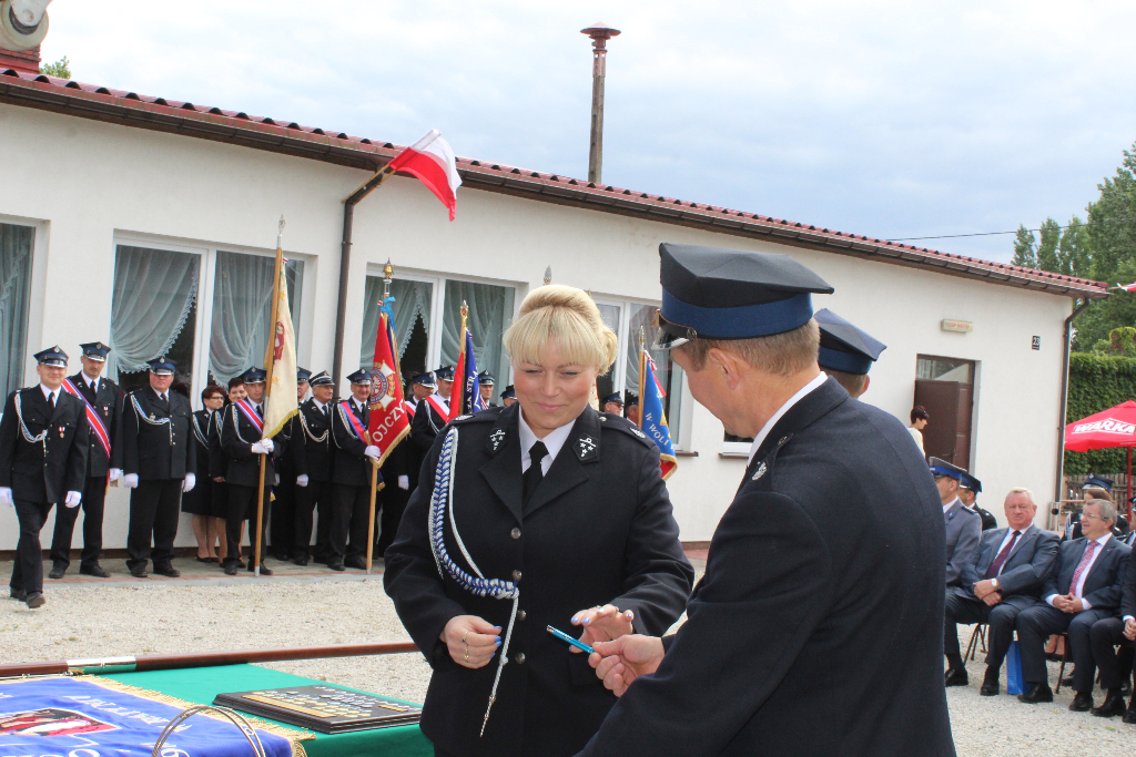 Wręczenie sztandaru w Ratyniu