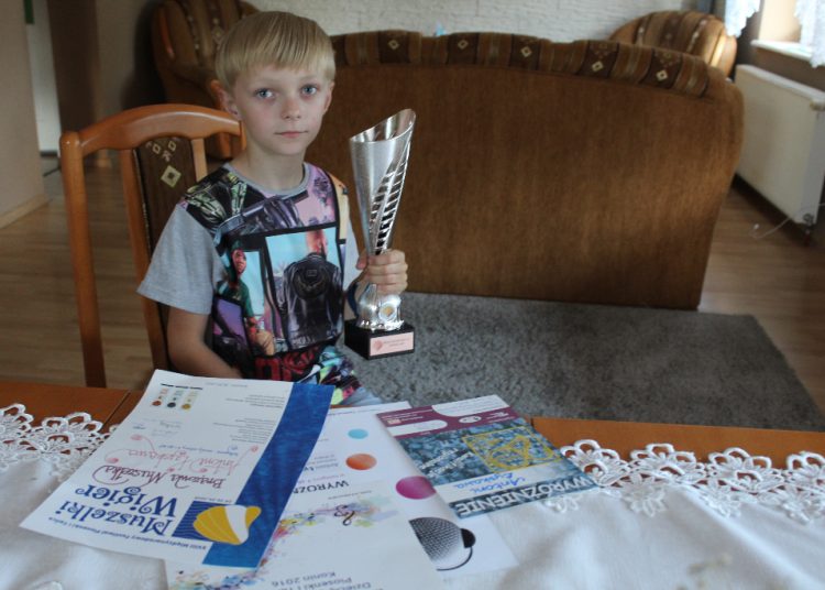 Jego śpiew wzrusza do łez