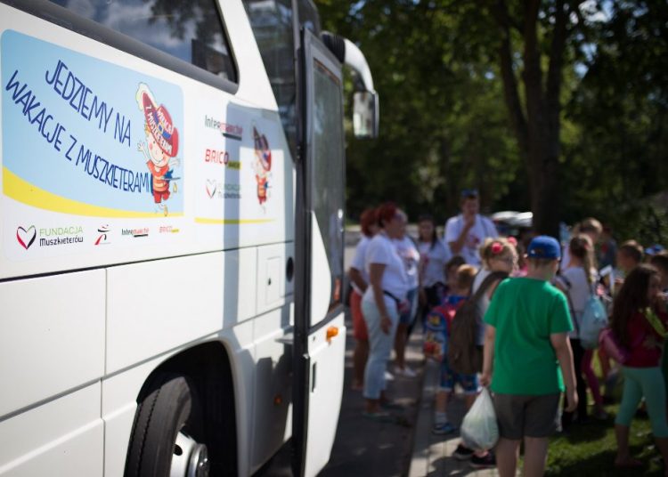 Pojadą na wakacje z muszkieterami