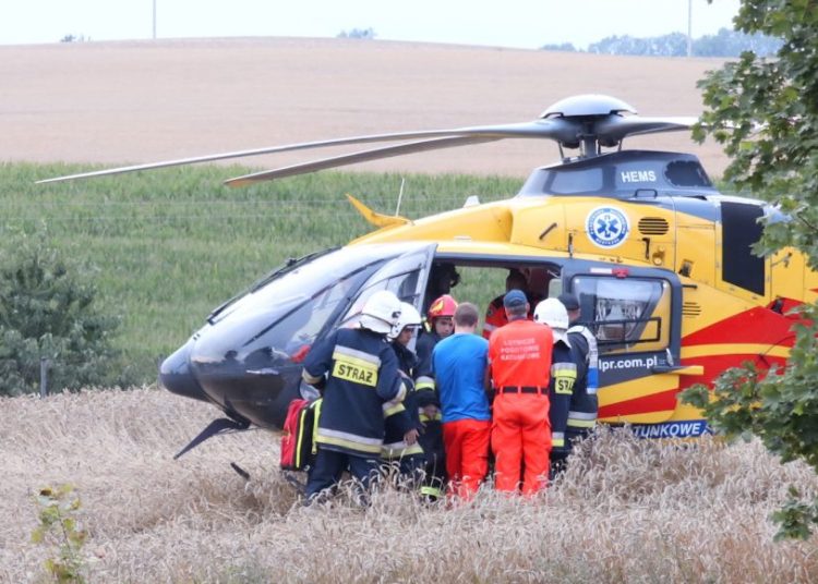Poważny wypadek w Przybrodzinie. Film z akcji ratunkowej