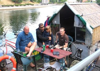 W półtora miesiąca przepłynęli kraj tratwą