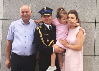 Ukończył Szkołę Aspirantów