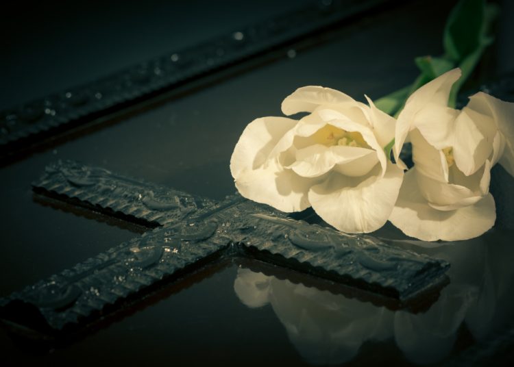 O jakich formalnościach należy pamiętać w przypadku śmierci bliskiej osoby?