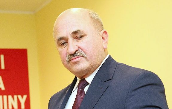 Wójt zarabia o 50 zł mniej