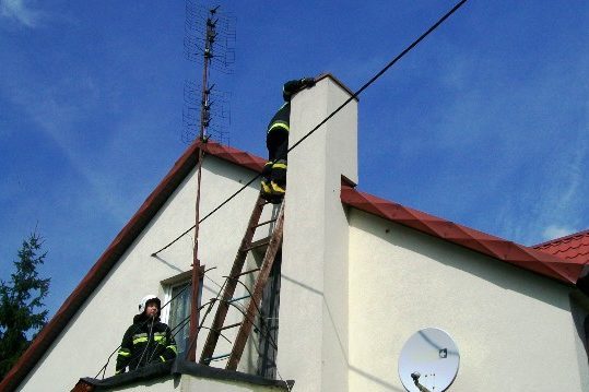 Pożar w Starej Olszynie. Zapaliła się sadza
