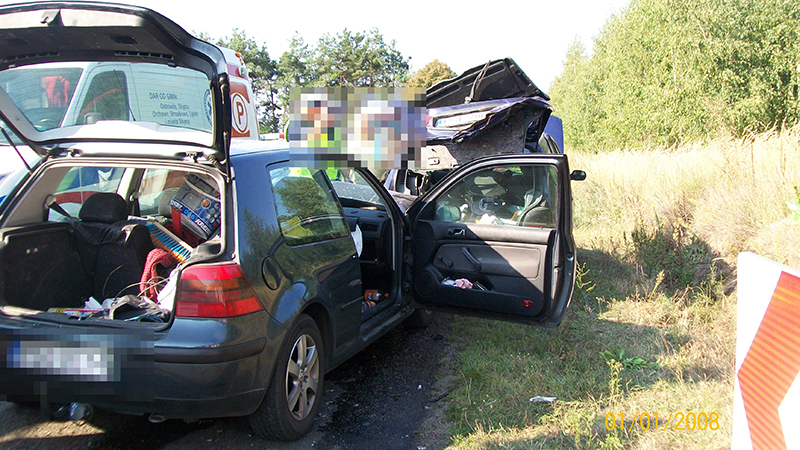 Wypadek w Józefowie. Ucierpiały 4 osoby ZDJĘCIA