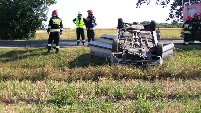 Samochód dachował na K92 ZDJĘCIA