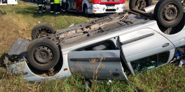 Samochód dachował na K92 ZDJĘCIA