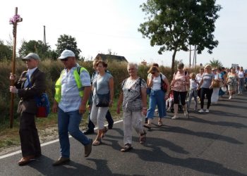 Poszli na odpust do Giewartowa