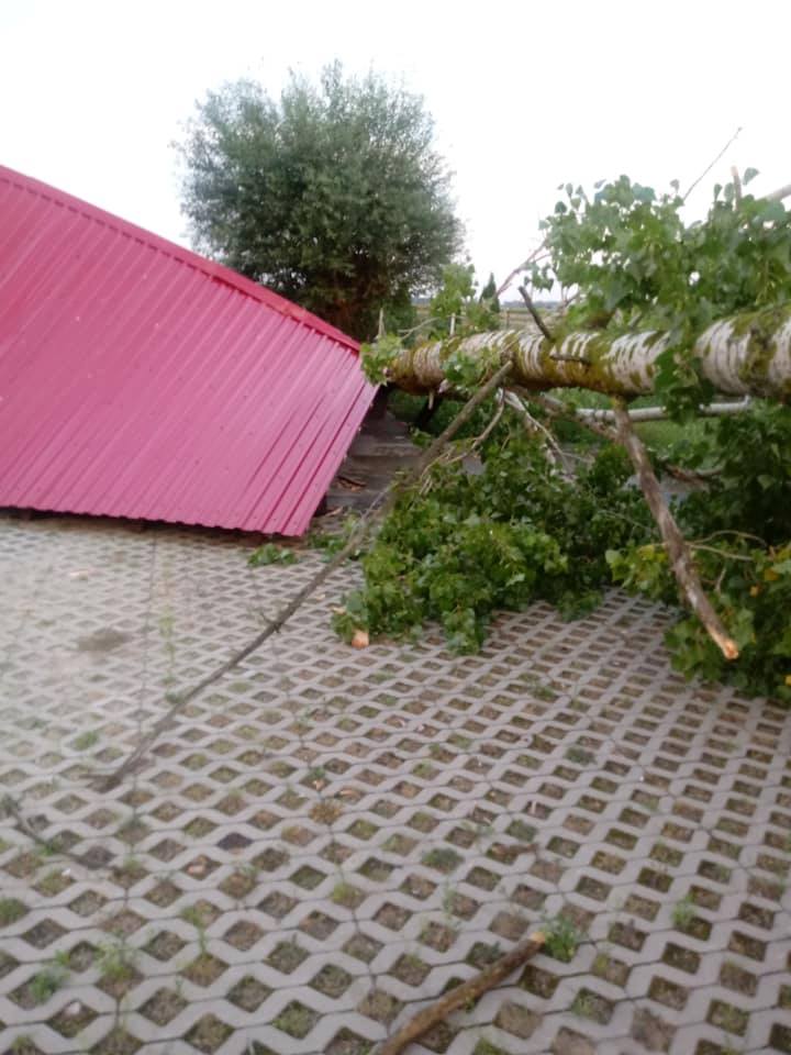 Nawałnica zniszczyła nową wiatę!