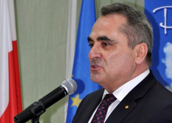 Grzeszczak wraca do polityki